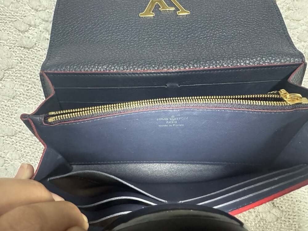 Louis Vuitton Capucines Wallet on Chain Navy Blue Taurillon Leather Gold W/Dustb - Picture 6 of 12